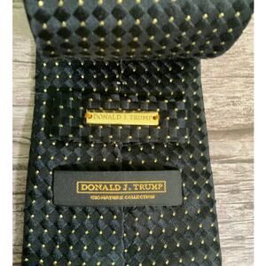 Donald Trump Signature Collection Black & Gold Silk Geometric Tie